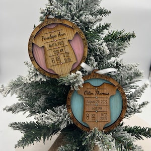 Baby&#39;s 1st Christmas Birth Statistics/ Birth Details Personalized Christmas Ornament