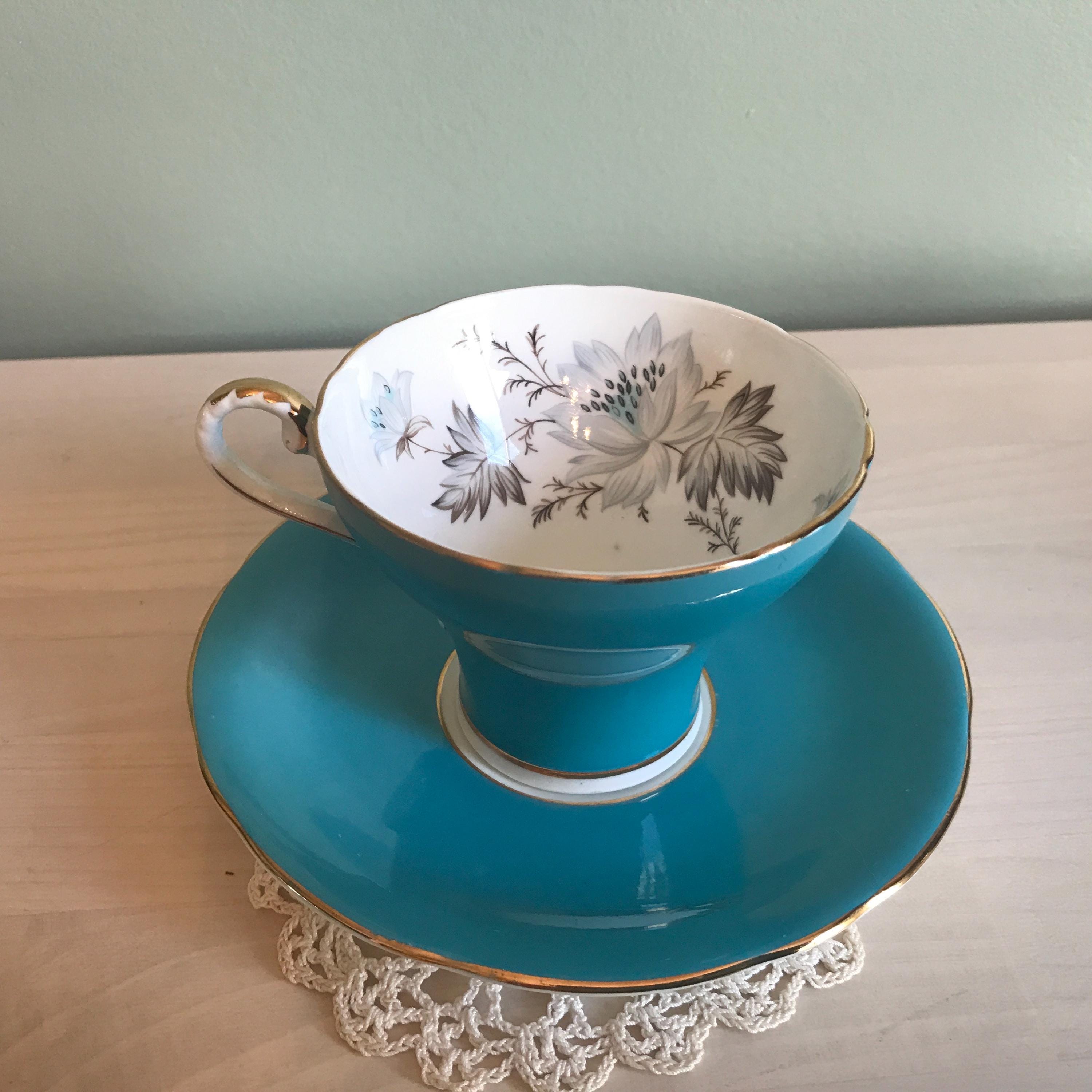 AYNSLEY ゴールド　フォーク Aynsley Corset Teacup and Saucer Sage Green Gold Bone China