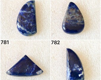 Gema de sodalita natural em cabochão, lote de gemas soltas de sodalita em cabochão para venda por atacado, usada para fabricação de joias (779-782)