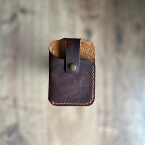 Porta-cartões minimalista / Carteira fina de couro para cartões / Capa vertical fina para cartões / Carteira compacta de bolso frontal / Capa de couro para cartões com encaixe