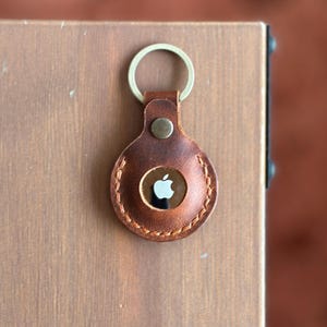 Porte-clés en cuir Airtag / Étui AirTag en cuir fait main / Porte-clés personnalisé / Porte-clés avec gravure monogramme / Housse Apple AirTag / Marron