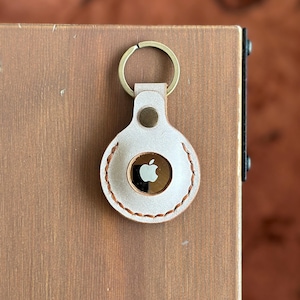 Airtag Leder Schlüsselanhänger / Handgefertigte AirTag Lederhülle / Schlüsselanhänger mit Monogramm / Apple AirTag Hülle / GhostBrown