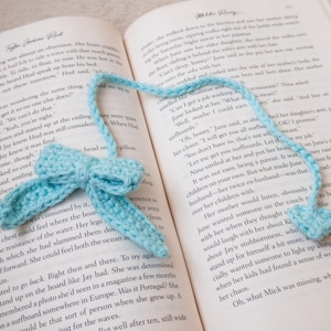 Mini Bow Crochet Bookmark (Pink or Blue)