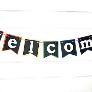 Welcome Classroom Banner – Back to School Door Decor – Teacher Bulletin Board Sign – Rainbow Welcome Sign for Classroom or Hallway
