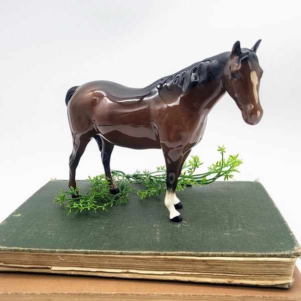 Vintage Beswick Horse Thoroughbred Mare #H1991 - Made in England - Horse figurine, Equine, Horse collectible