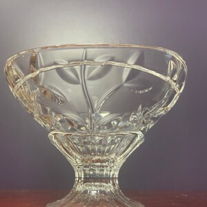 Vintage Clear Glass Crystal Pedestal Candy Dish, Wavy Edge with Delicate Petals on a Vine (see pictures)