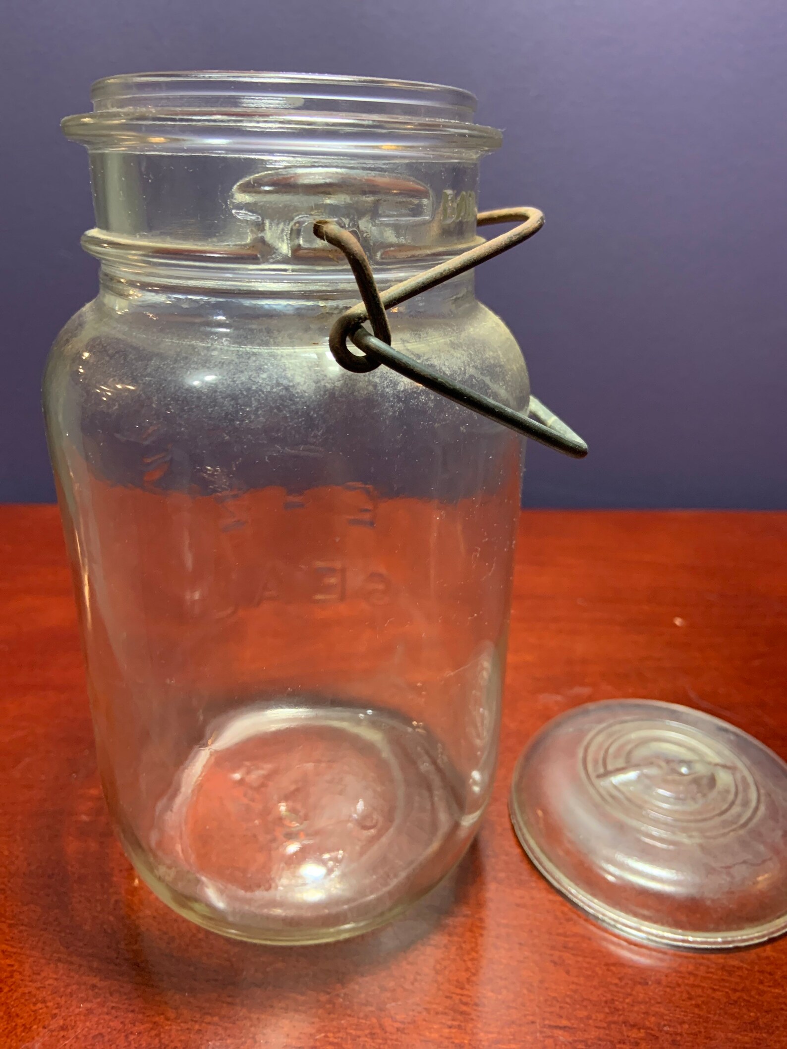 Vintage Atlas E-Z Seal Clear Quart Mason Jar With Wire Bail. Bottom ...