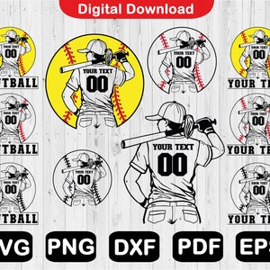 Op de afbeelding: Een set van 10 digitale snijbestanden met een softbalspeler in verschillende poses. De bestanden bevatten de tekst "Your Text 00" en "Softball". De bestanden zijn beschikbaar in de formaten SVG, PNG, DXF, PDF en EPS.