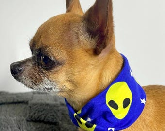 Alien Dog Bandana: Blue Extraterrestrial Pet costume