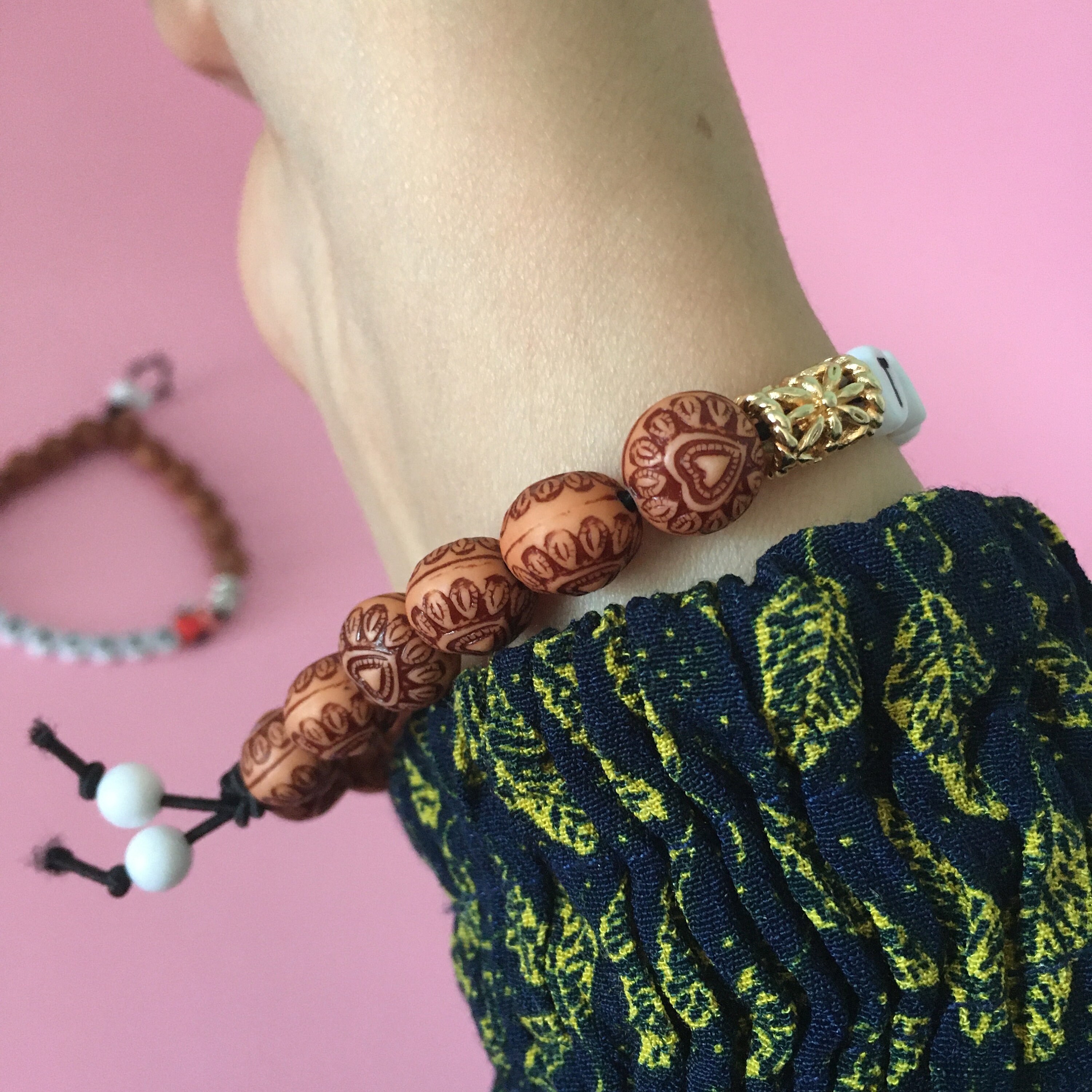 Bracciale con nome di perline personalizzato, bomboniera regalo per ragazze, braccialetto da spiaggia colorato smiley, braccialetto divertente arcobaleno, braccialetti mamma e figlia - Italia