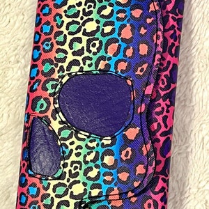 Skull shaped wallet