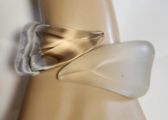 1 VINTAGE TRANSLUCENT BRACELET - image 3