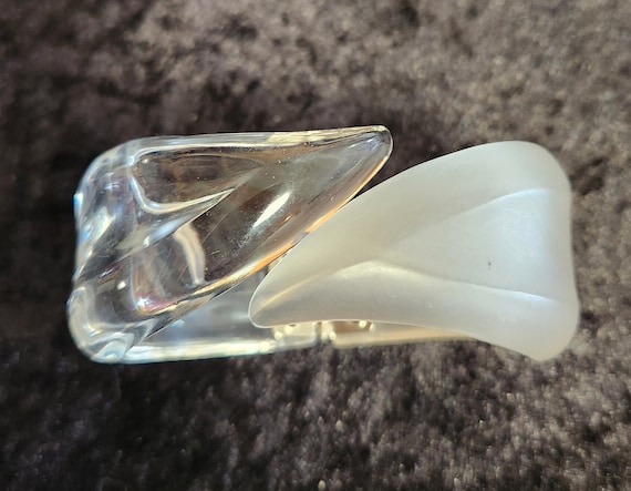 1 VINTAGE TRANSLUCENT BRACELET - image 1