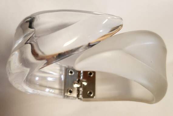 1 VINTAGE TRANSLUCENT BRACELET - image 2