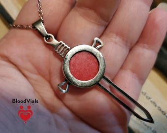 1 Sword Blood Smear Screw Twist Pendant Kit with 24" Silvertone Chain Necklace