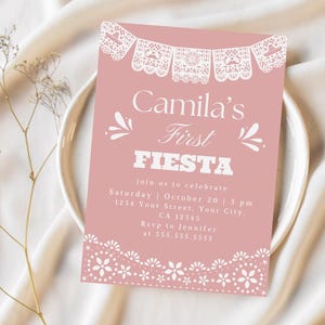 Invito alla prima festa, Papel Picado, Design Talavera rosa cipria, Primo compleanno, Compimento di un anno, Compleanno di una bambina, Festa messicana, Cielito Lindo.