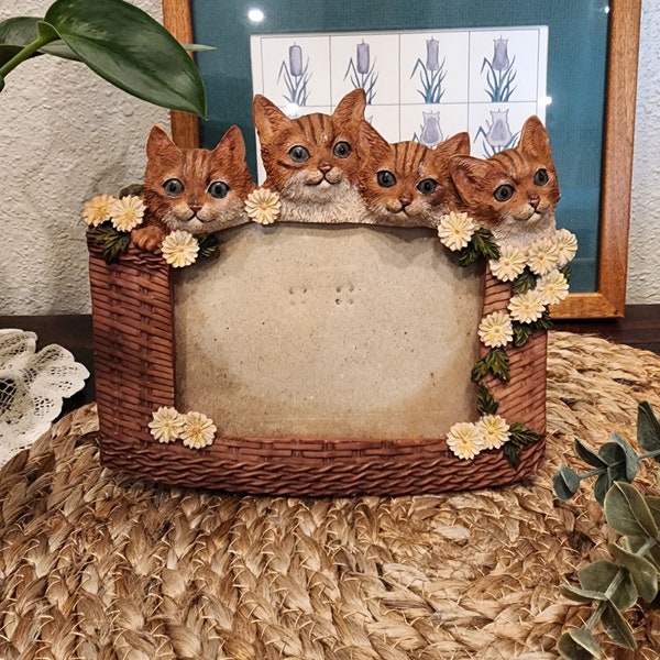 Vintage 4x6 Resin Cat Picture Frame