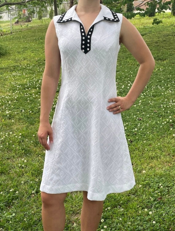 Vintage 1970’s white dress with black and white p… - image 1