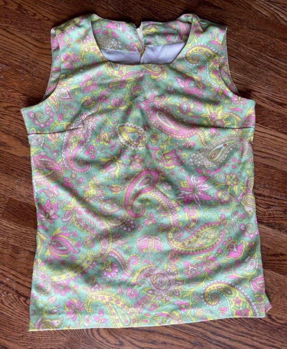 Vintage 1970’s green and pink paisley tank top bl… - image 4