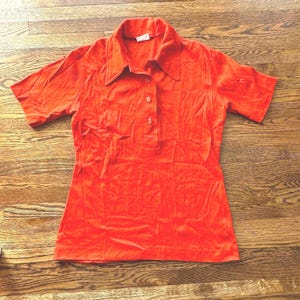 vintage women’s  red polo type shirt short sleeve size Medium