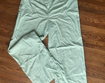 pantalon large vintage à fines rayures vert clair et blanc