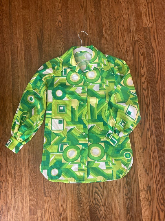 70’s psychedelic green geometric design blouse si… - image 1