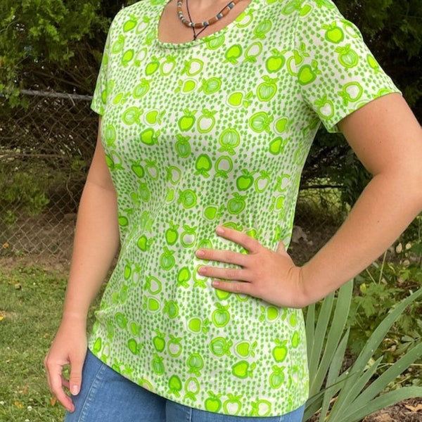 Vintage 1970’s green and white apple blouse