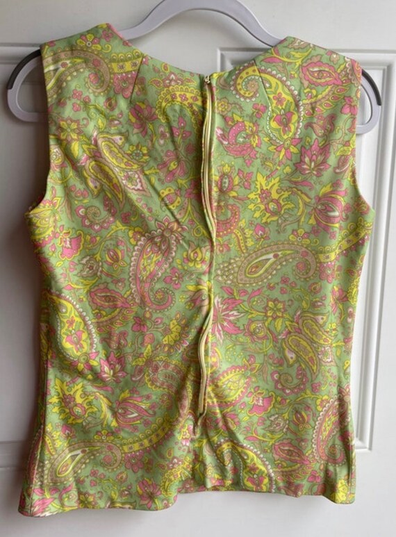 Vintage 1970’s green and pink paisley tank top bl… - image 2