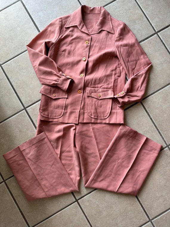 Vintage salmon Womens pantsuit  (jacket/top and pa