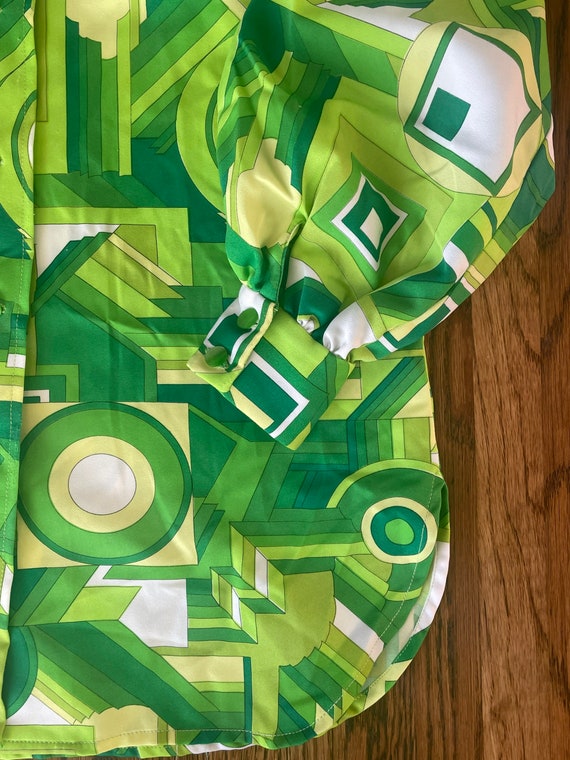 70’s psychedelic green geometric design blouse si… - image 9