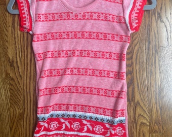 Vintage 1970’s girls short sleeve red sweater