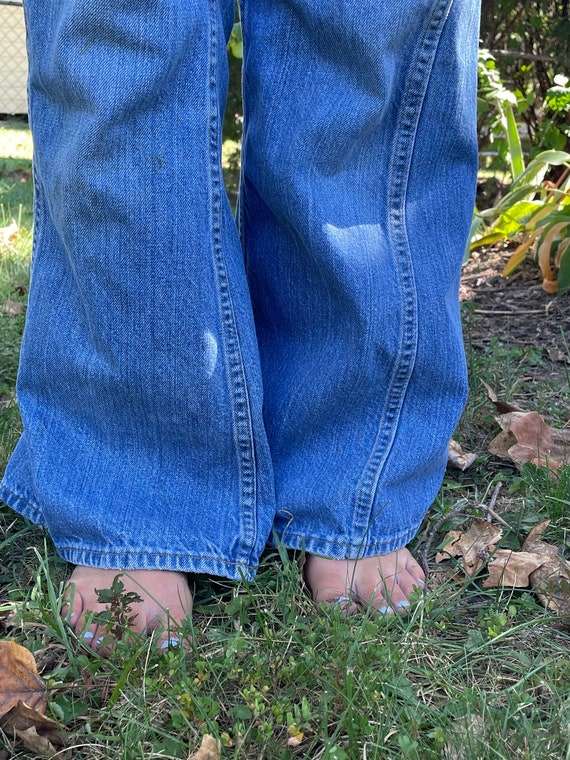 Vintage 1970’s Levi feather tab bellbottom jeans … - image 5