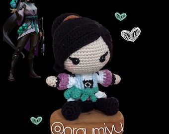 Valorant Sage Amigurumi Puppe: Handgemachtes Baumwoll Spielzeug (15 cm)