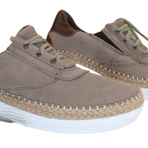 Comfortable Lightweight stylish espadrille Sneakers size 10 light brown