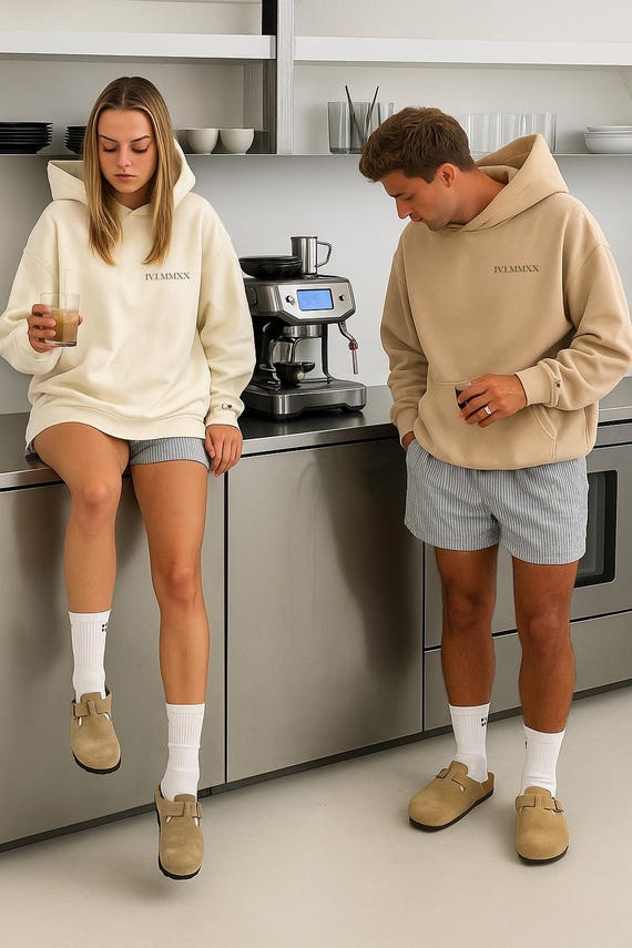 Partner Hoodies mit Buchstaben am Ärmel & römische Datum Kombi | Couple Hoodies | Römisch Datum Hoodies | Partner Hoodies | Couple Hoodys