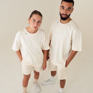 Camisetas de pareja con letras pequeñas con las iniciales deseadas Camisetas de pareja personalizadas | Camiseta de socio | Camisetas de pareja | Camisetas del día de San Valentín