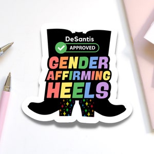 Ron DeSantis aprobó la pegatina de tacones altos que afirman el género para computadora portátil / divertida sátira política Gobernador DeSantis Rainbow Boot Lifts Calcomanía