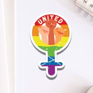 Adesivo femminista arcobaleno a sostegno della comunità queer / Adesivo carino per il mese dell'orgoglio LGBTQ+ per borraccia / Pugni di protesta per l'uguaglianza di genere