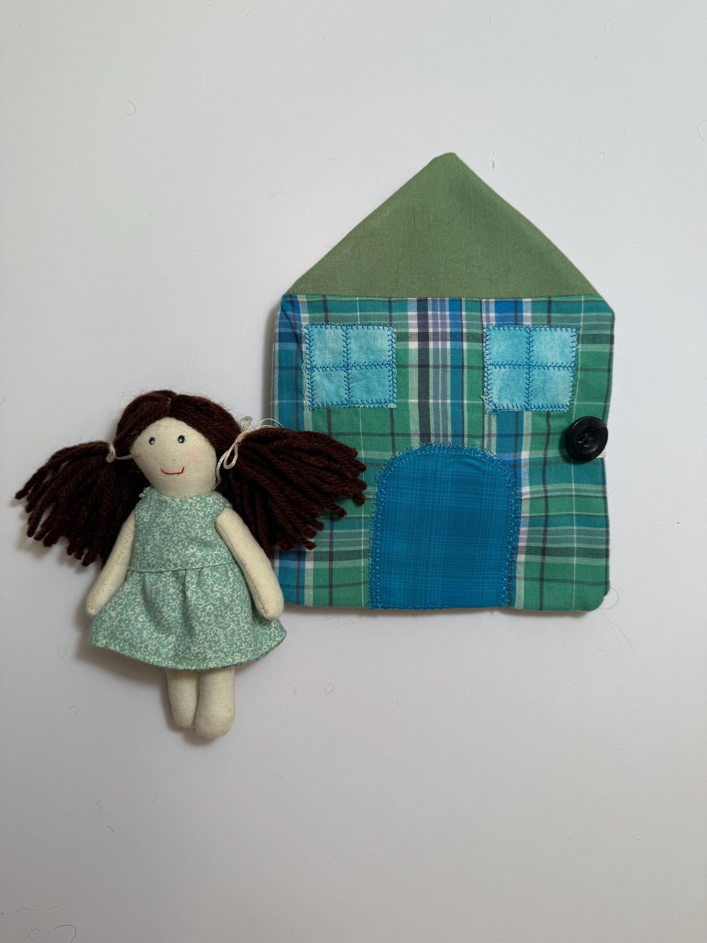 Pocket Dollhouse Book *CHOOSE YOUR DOLL* - Quiet Travel Toy
