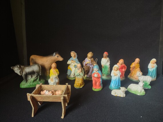 Vintage Christmas Nativity Set 16 pc IMPERFECT (lot 1588)