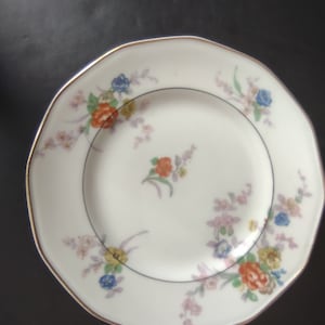 Haviland Limoges White Jewel Dinner Plate 7-1/4&quot; Floral (lot 804)