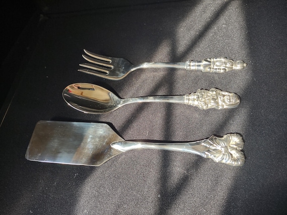 International Silver Christmas Holiday Serving Meat Fork Spoon Server (lot 1675)