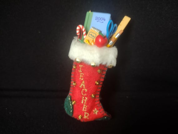 Hallmark Keepsake Christmas Tree Ornament 2004 Teacher (lot 1692)