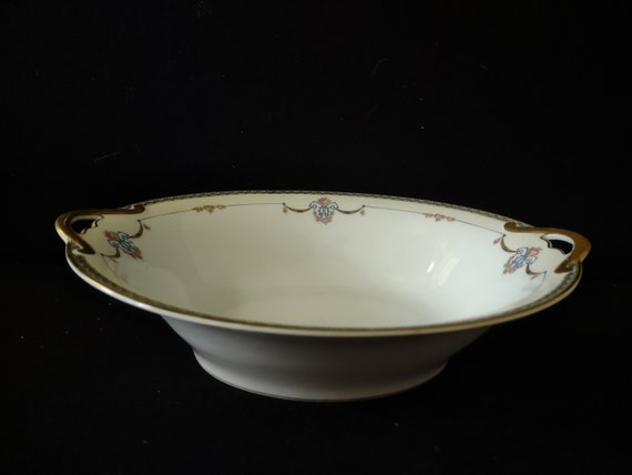 Noritake Laureate Oval Vegetable Serving Dish Gold Trim (lot 303)