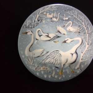 Vintage Haviland Limoges France Hetreau Christmas Plate &quot;Seven Swans A&#39;swimming&quot; 1976 (lot 131)