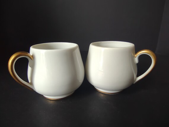 France Limoges 2 x Demitasse Cup Gold Trim White (lot 1032)