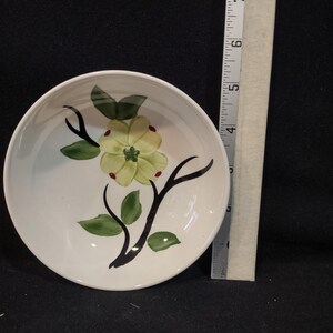 Vintage Dixie Dogwood Fruit/Dessert Bowls Set Of 4 (Lot 4273)