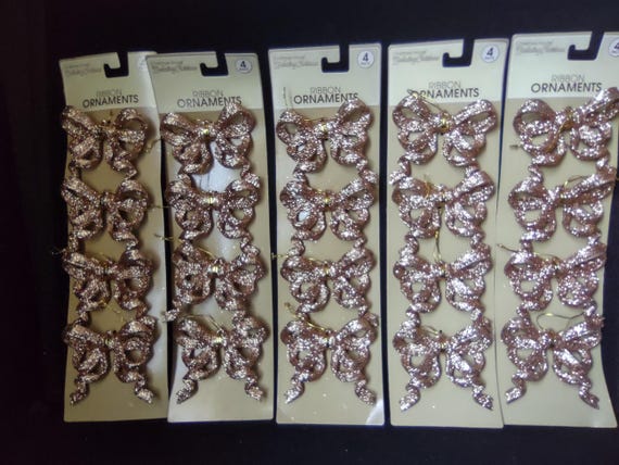 Lot of 20 Christmas Golden Ribbon Ornament (lot 1560)