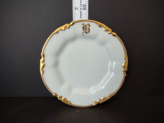 JP (Jean Pouyat) France Small 6-1/4" Plate Gold Trim Monogrammed "B" (lot 337)