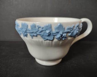 Vintage Wedgwood Embossed Queen's Ware Blue Grape Vine Teacup Fluted [6079]